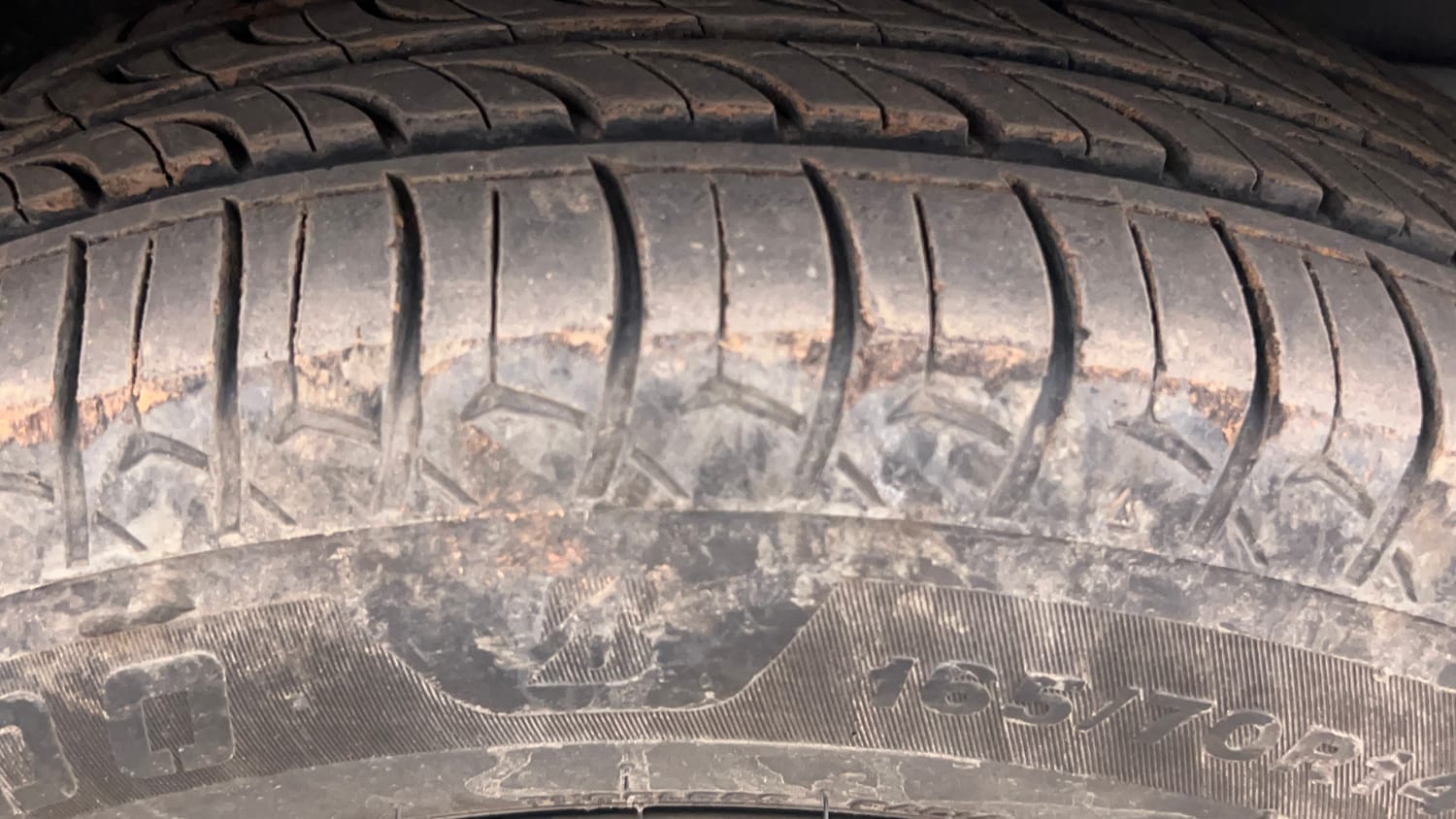 Used 2019 Maruti Suzuki Wagon R VXi 1.2 AMT Petrol Automatic tyres RIGHT FRONT TYRE TREAD VIEW