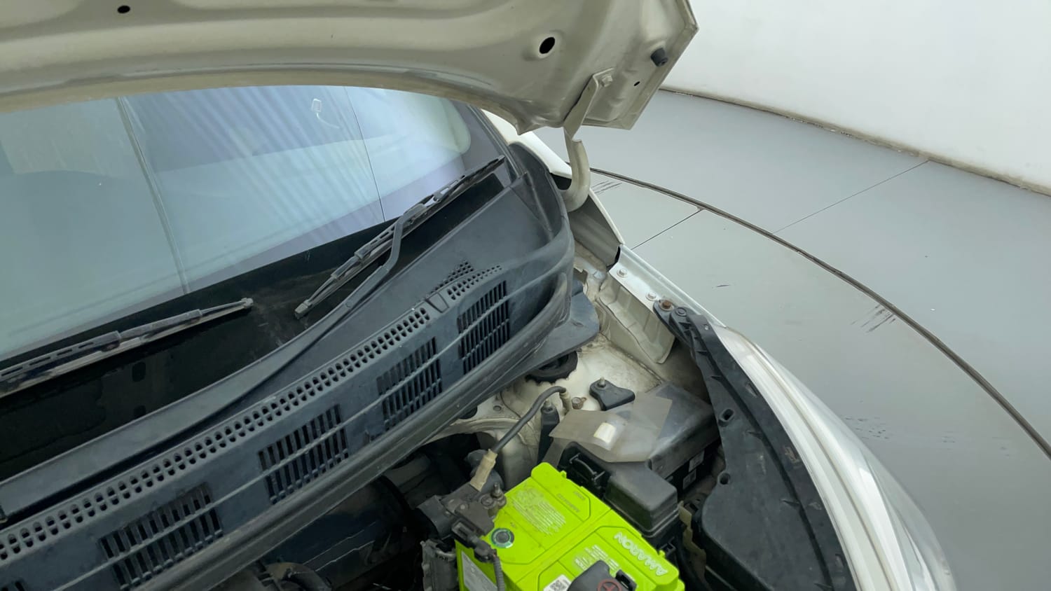 Used 2018 Hyundai Grand i10 Sportz (O) 1.2 Kappa VTVT Petrol Manual engine ENGINE LEFT SIDE HINGE & APRON VIEW