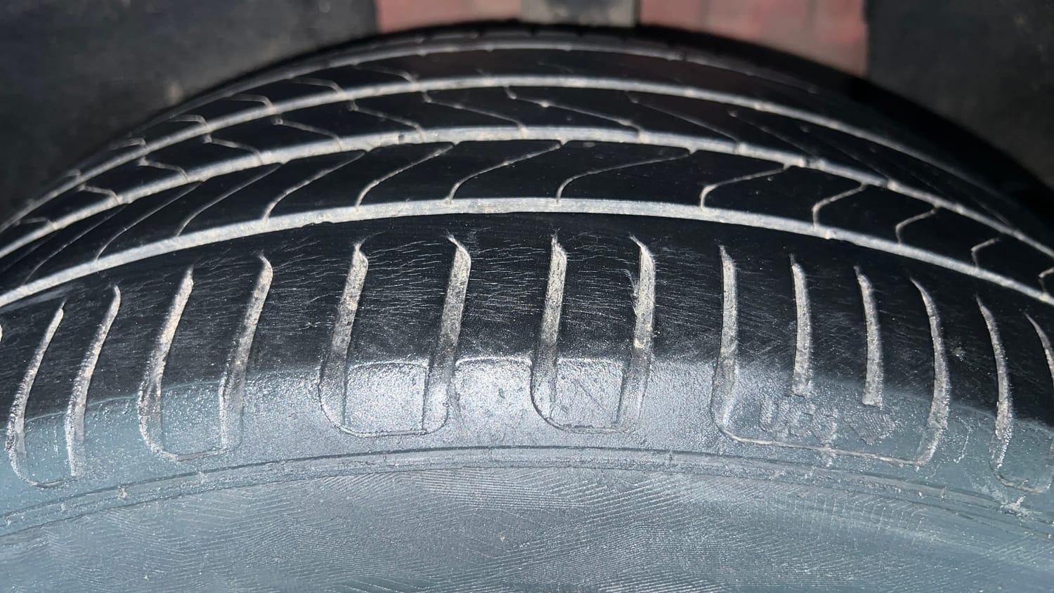 Used 2022 MG Motors Astor Savvy 1.3 Turbo AT S Red Petrol Automatic tyres LEFT REAR TYRE TREAD VIEW