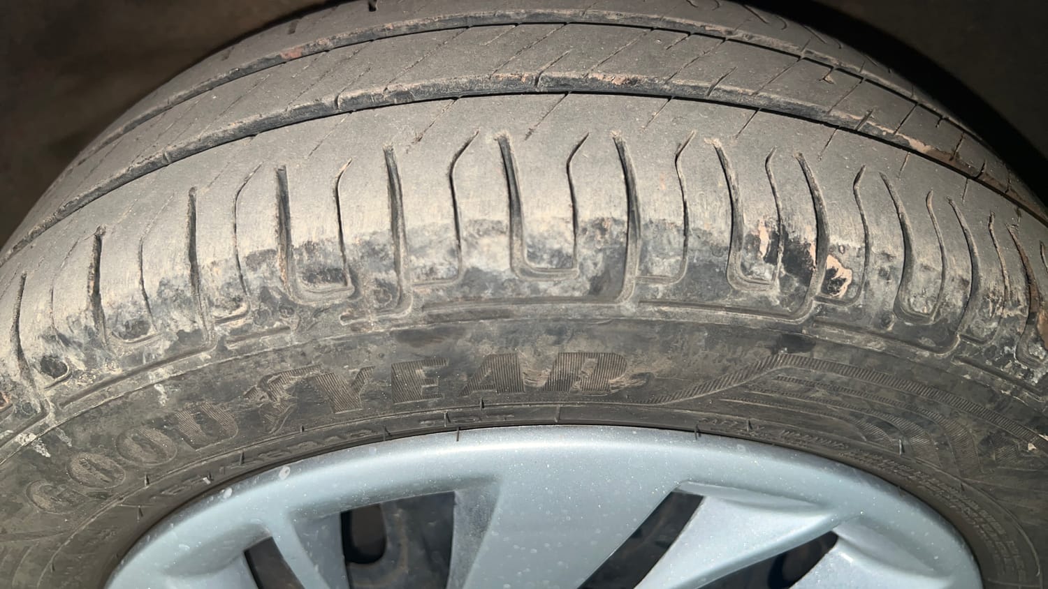 Used 2016 Maruti Suzuki Alto K10 VXi AMT Petrol Automatic tyres LEFT FRONT TYRE TREAD VIEW
