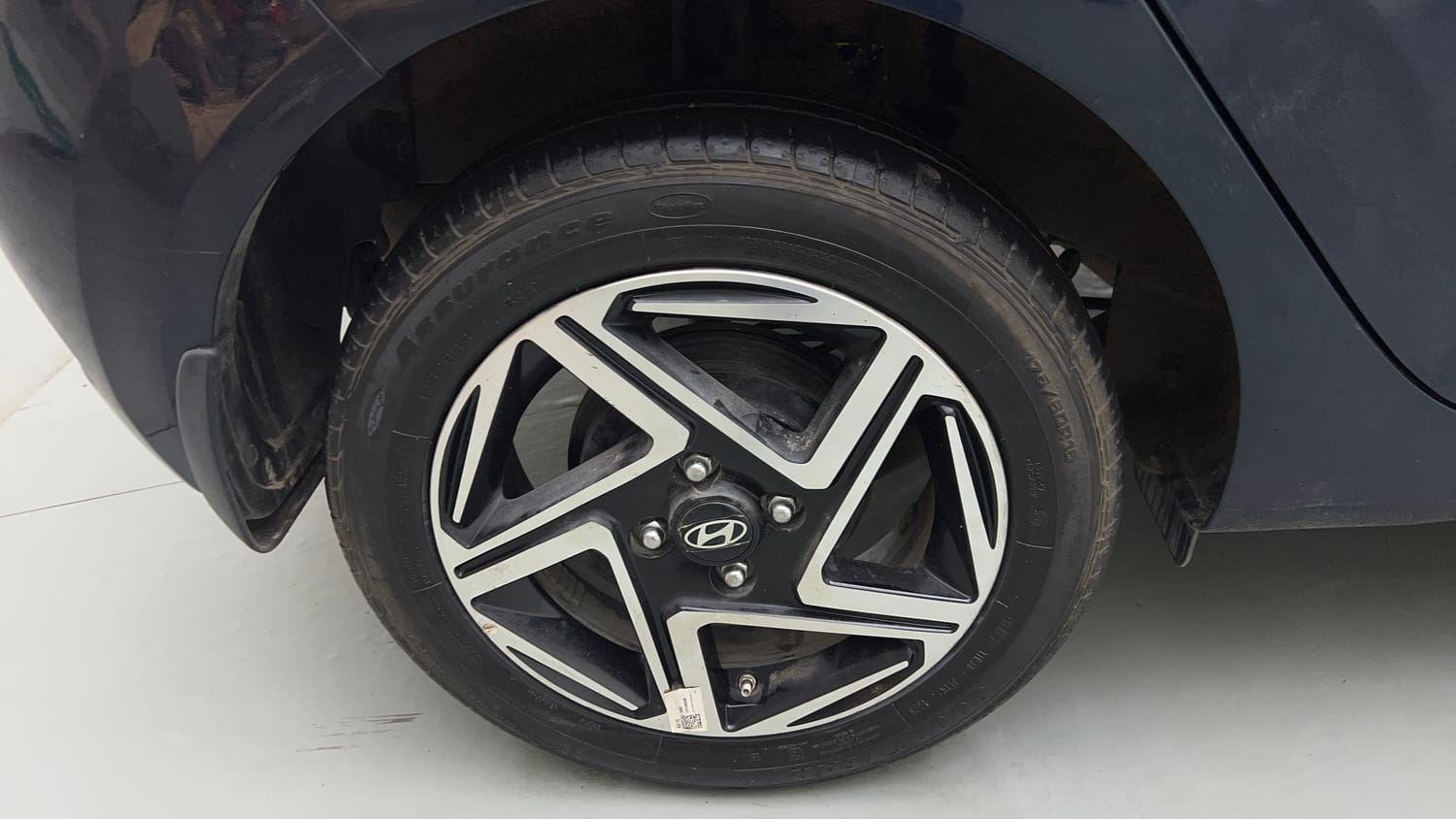 Used 2025 Hyundai Grand i10 Nios Sportz (O) 1.2 Kappa VTVT Petrol Manual tyres RIGHT REAR TYRE RIM VIEW