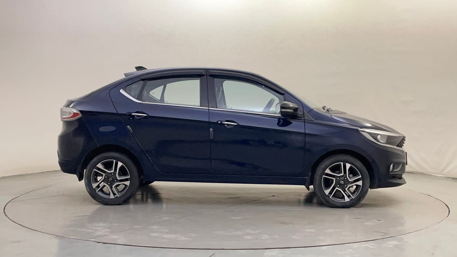 Used 2020 Tata Tigor XZ Plus Petrol Manual exterior RIGHT SIDE VIEW