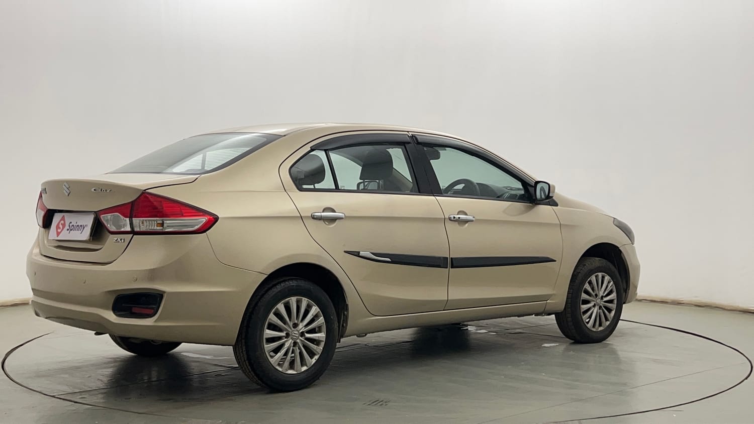 Used 2016 Maruti Suzuki Ciaz ZXi  AT Petrol Automatic exterior RIGHT REAR CORNER VIEW