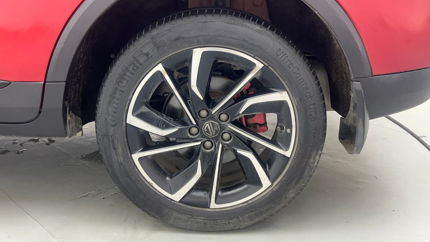 Used 2022 MG Motors Astor Savvy 1.3 Turbo AT S Red Petrol Automatic tyres LEFT REAR TYRE RIM VIEW