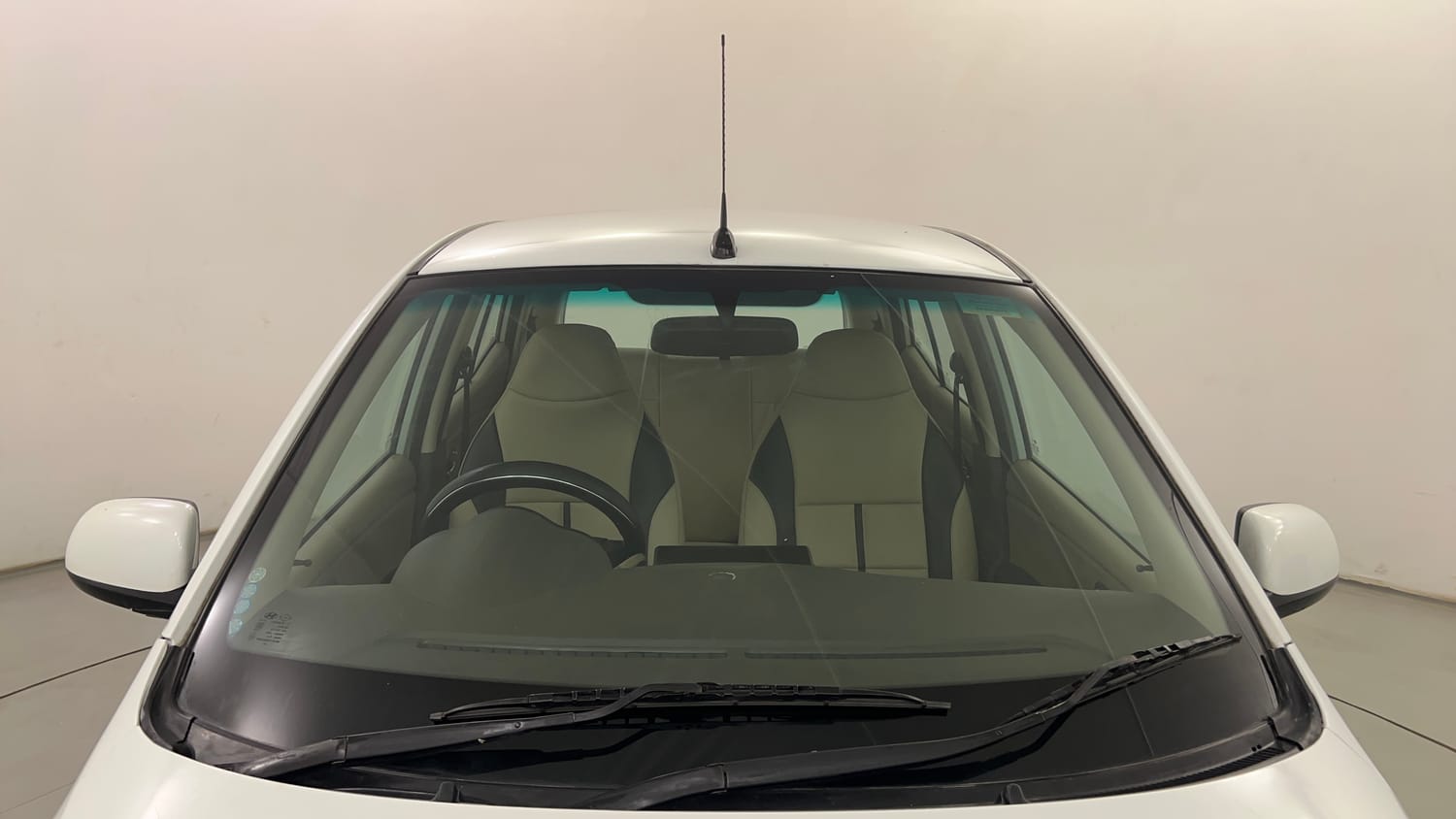 Used 2012 Hyundai i10 Magna 1.1 iRDE2 Petrol Manual exterior FRONT WINDSHIELD VIEW