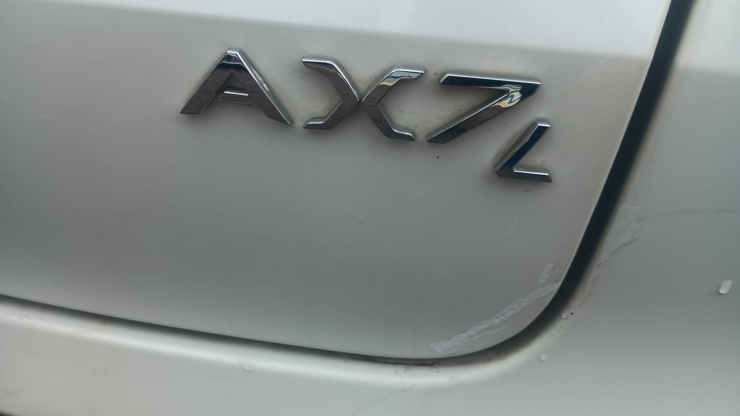 Used 2023 Mahindra XUV700 AX 7 Luxury Pack Diesel MT 7 STR Diesel Manual dents MINOR SCRATCH