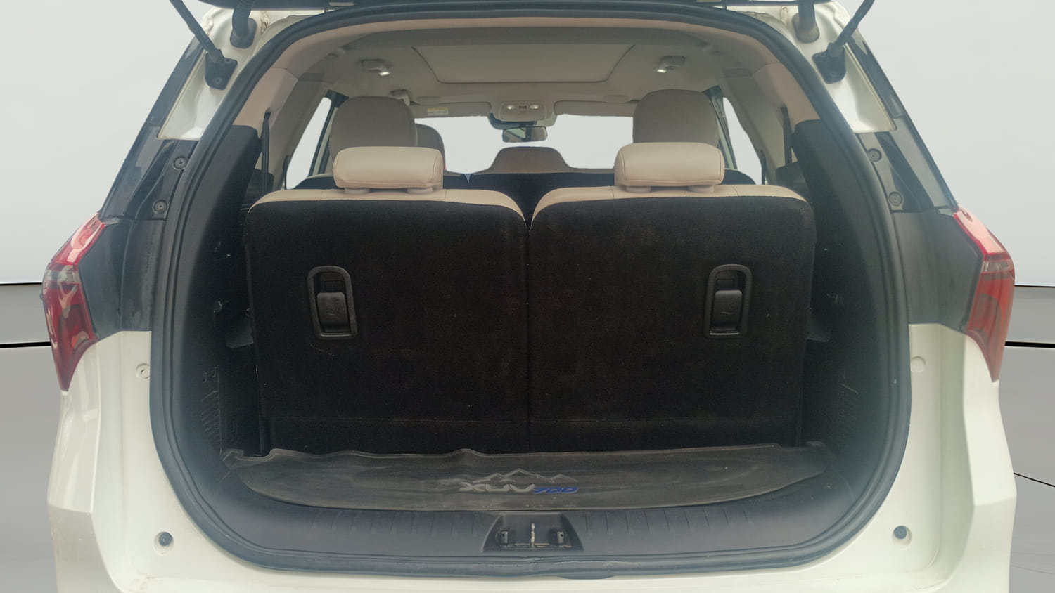 Used 2023 Mahindra XUV700 AX 7 Luxury Pack Diesel MT 7 STR Diesel Manual interior DICKY INSIDE VIEW