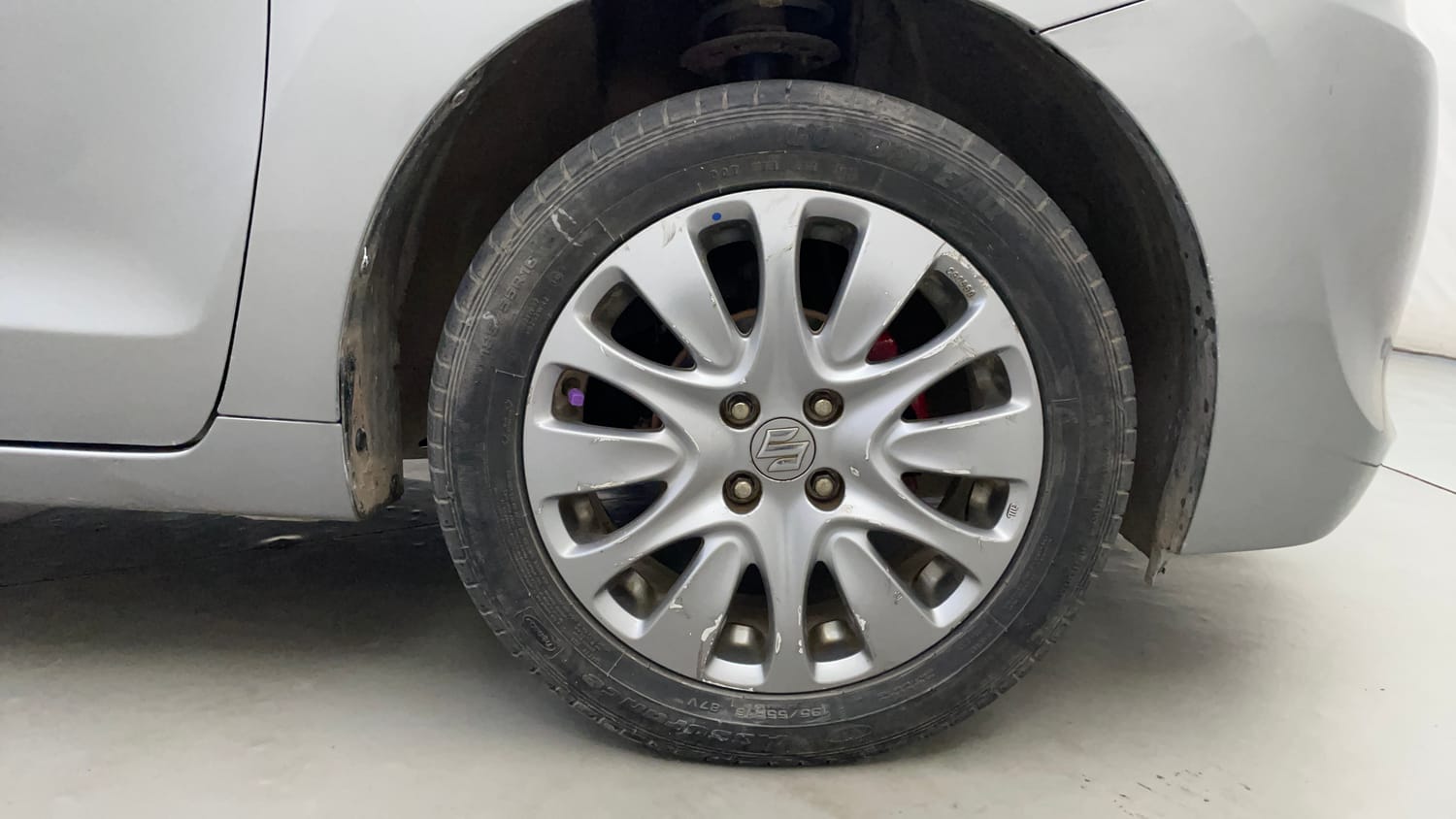 Used 2018 Maruti Suzuki Baleno Alpha 1.2 AT Petrol Automatic tyres RIGHT FRONT TYRE RIM VIEW