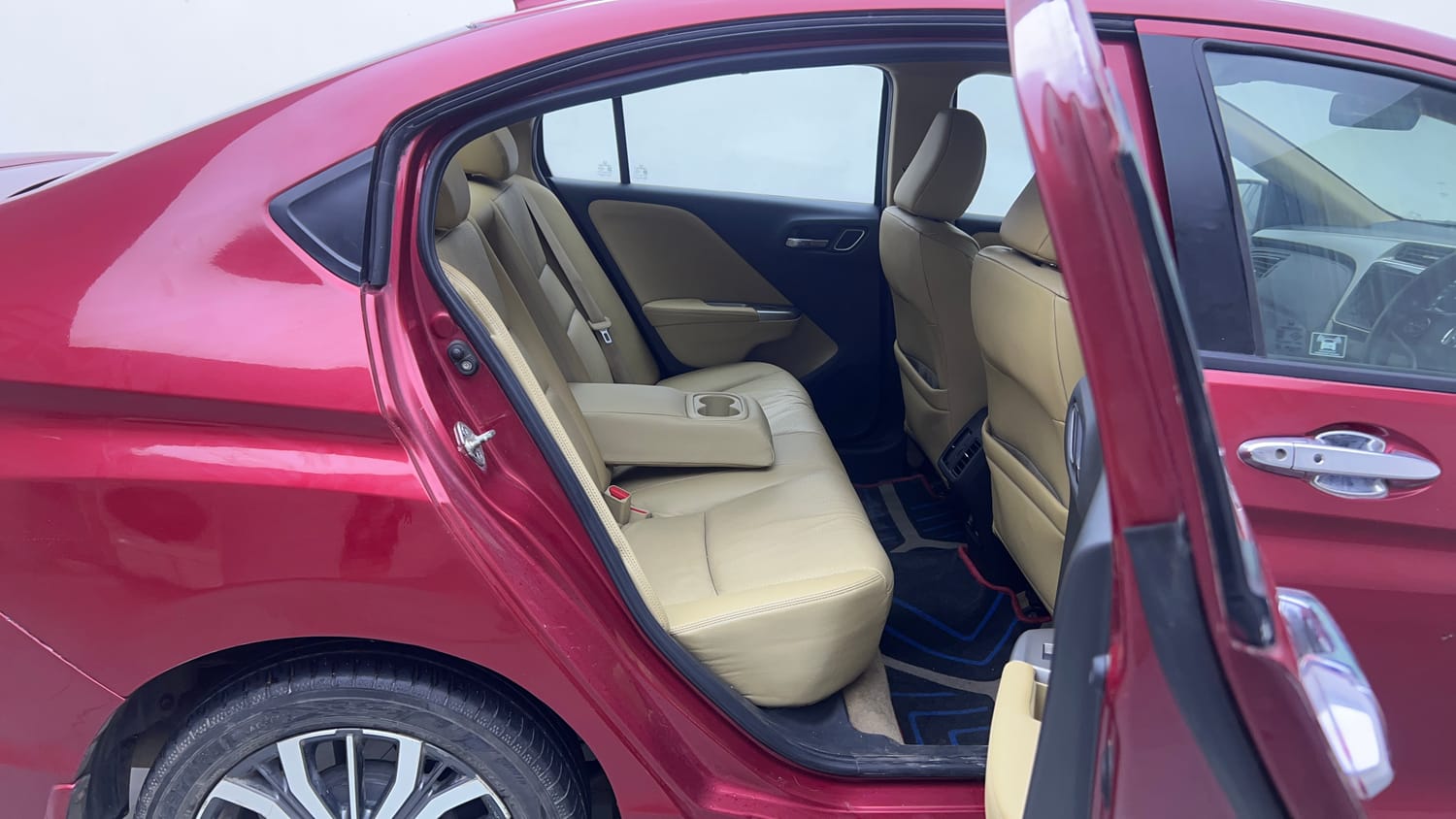 Used 2019 Honda City ZX CVT Petrol Petrol Automatic interior RIGHT SIDE REAR DOOR CABIN VIEW