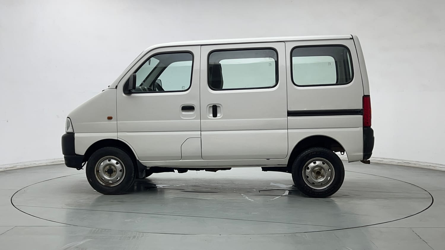 Used 2022 Maruti Suzuki Eeco 5 STR AC (O) Petrol Manual exterior LEFT SIDE VIEW
