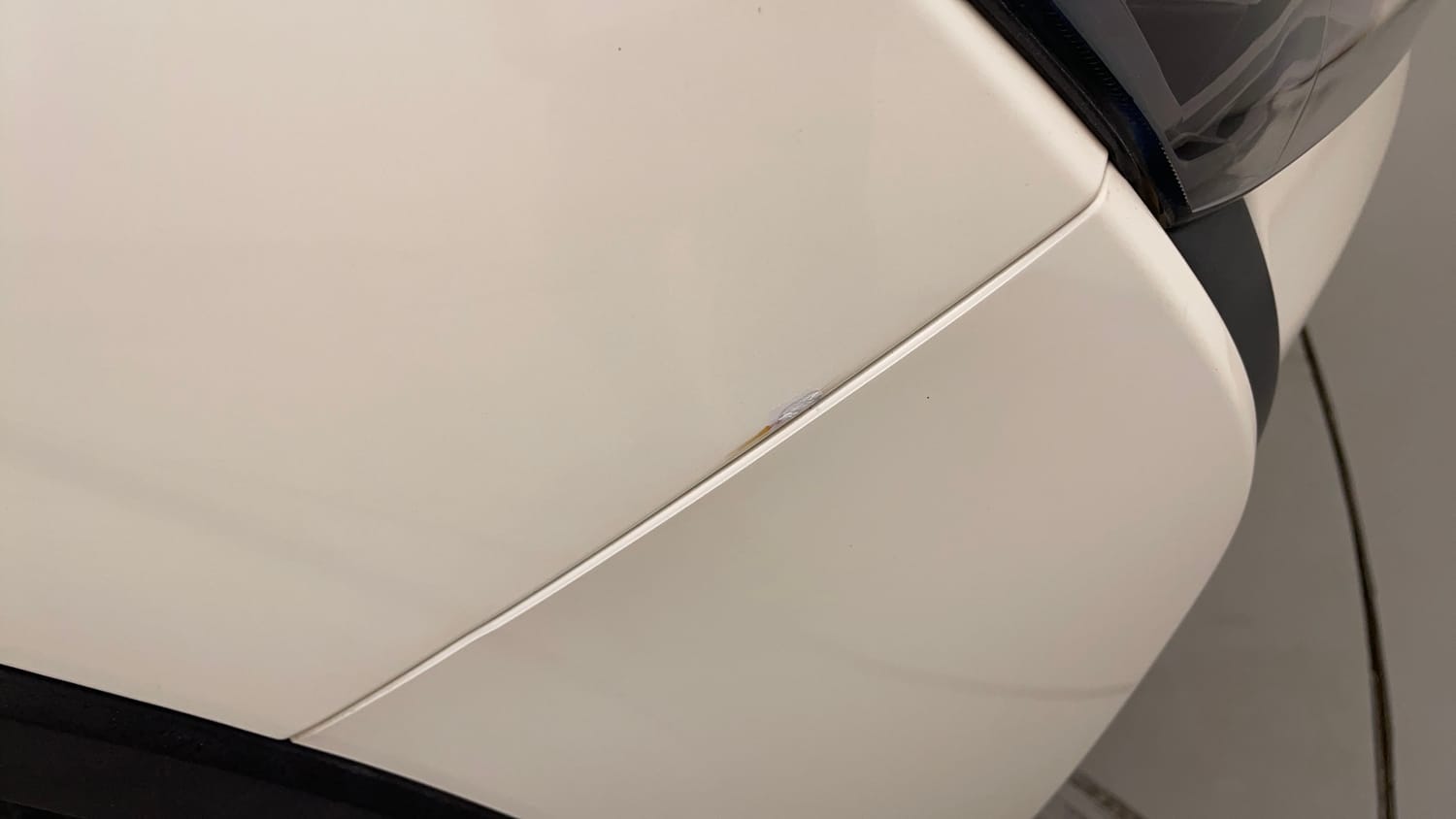 Used 2023 Mahindra XUV 300 W6 1.2 Petrol AMT Petrol Automatic dents MINOR SCRATCH