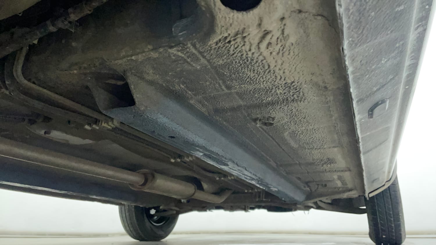 Used 2018 Renault Kwid RXT Petrol Manual extra REAR RIGHT UNDERBODY VIEW