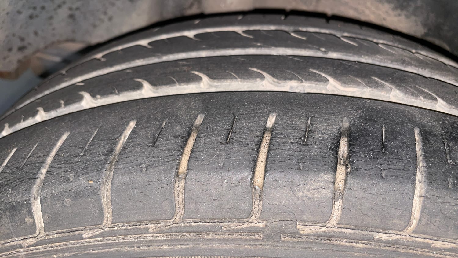 Used 2019 Ford Freestyle Titanium 1.2 Ti-VCT Petrol Manual tyres RIGHT REAR TYRE TREAD VIEW
