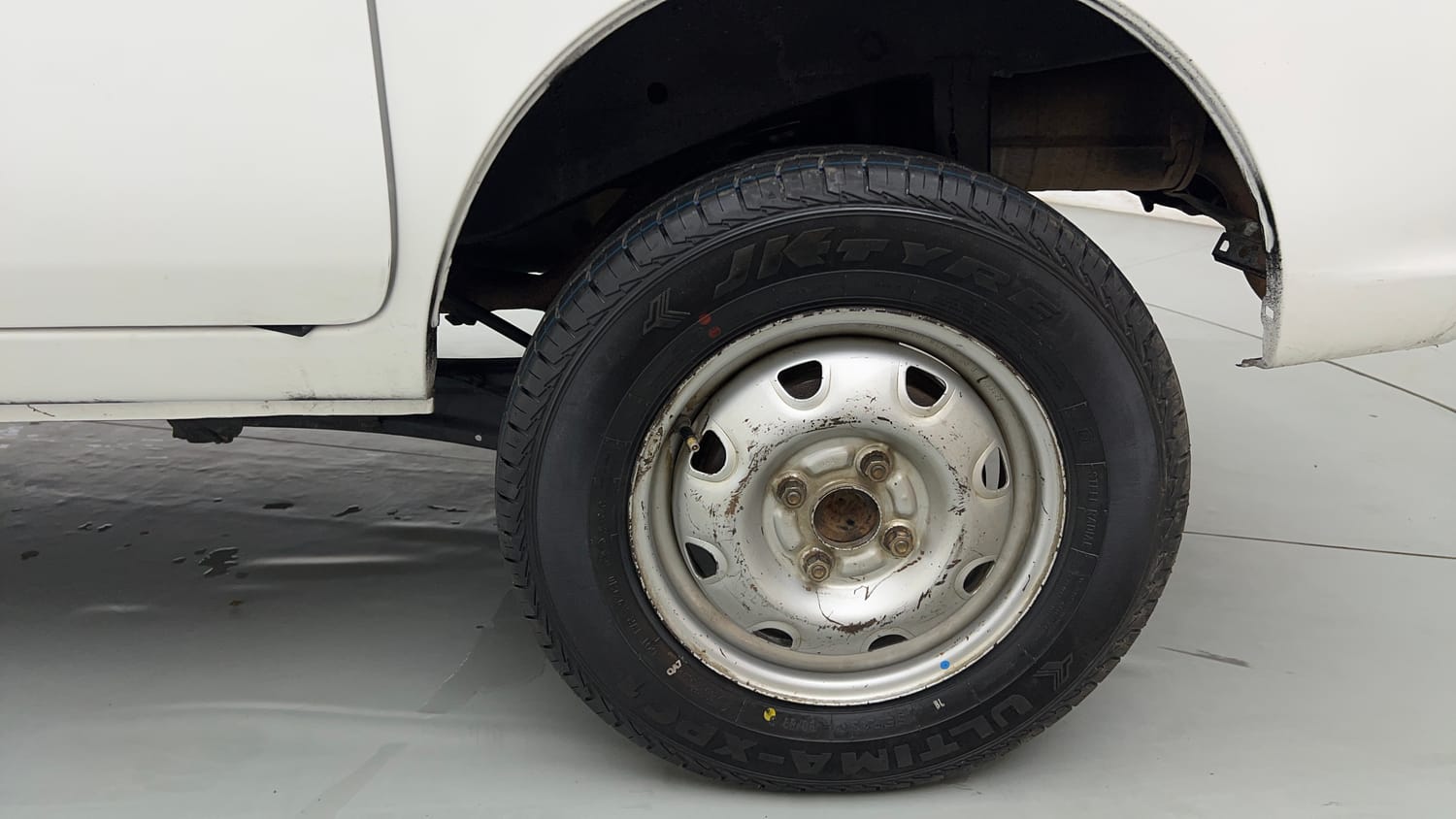 Used 2022 Maruti Suzuki Eeco 5 STR AC (O) Petrol Manual tyres LEFT REAR TYRE RIM VIEW