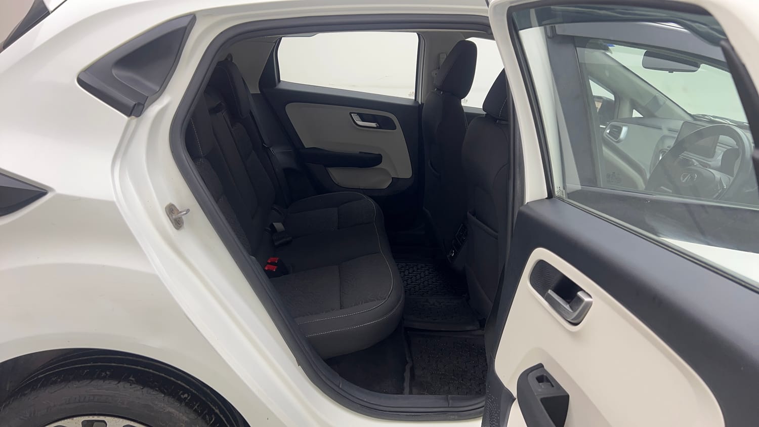 Used 2022 Tata Altroz XZA Petrol Petrol Automatic interior RIGHT SIDE REAR DOOR CABIN VIEW