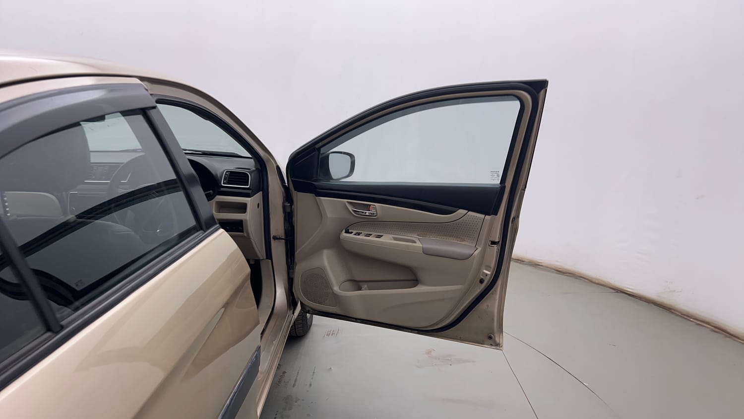 Used 2016 Maruti Suzuki Ciaz ZXi  AT Petrol Automatic interior RIGHT FRONT DOOR OPEN VIEW