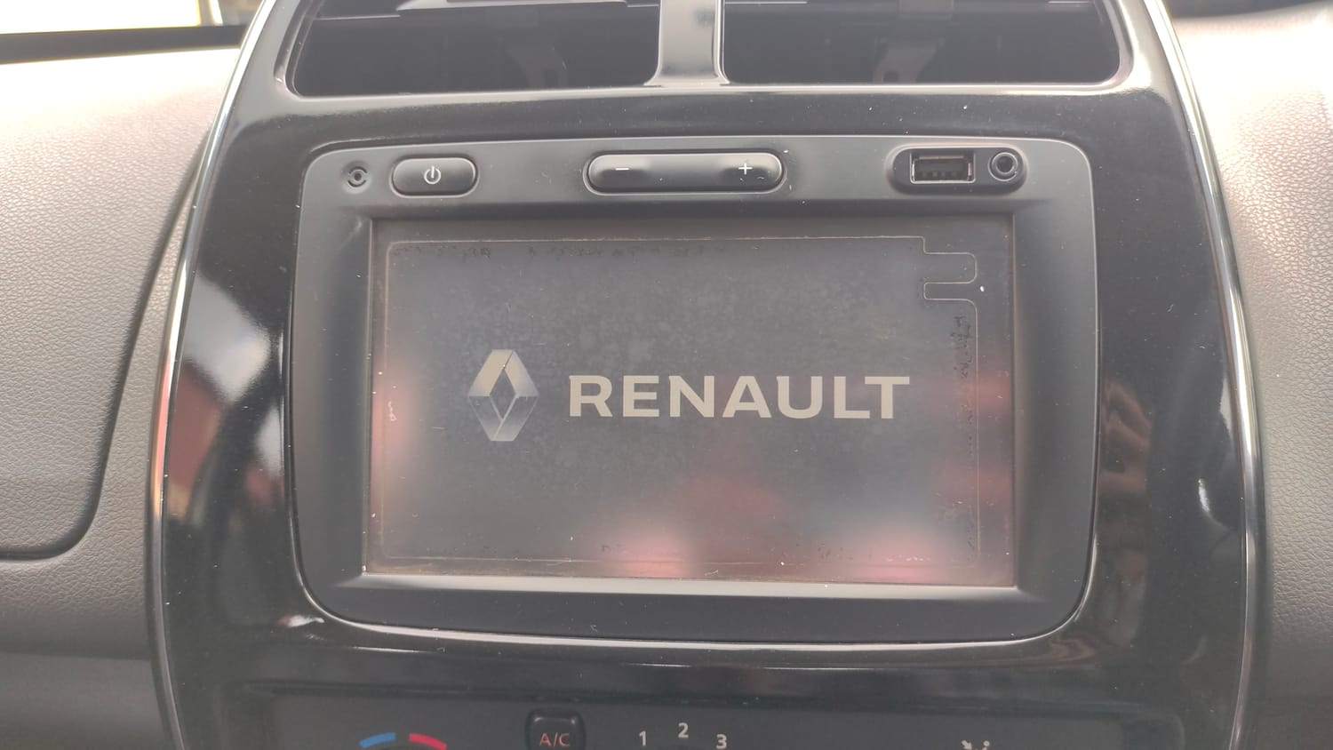 Used 2017 Renault Kwid 1.0 RXT AMT Opt Petrol Automatic top_features Integrated (in-dash) music system