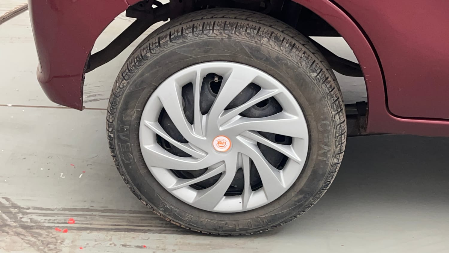Used 2016 Maruti Suzuki Alto K10 VXi AMT Petrol Automatic tyres RIGHT REAR TYRE RIM VIEW