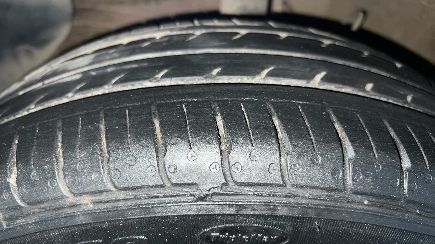 Used 2025 Hyundai Grand i10 Nios Sportz (O) 1.2 Kappa VTVT Petrol Manual tyres LEFT FRONT TYRE TREAD VIEW