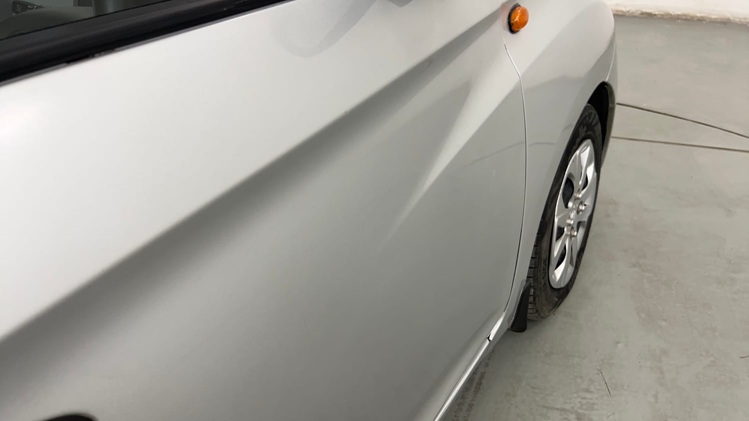 Used 2016 Hyundai Eon Magna Petrol Manual dents MINOR SCRATCH