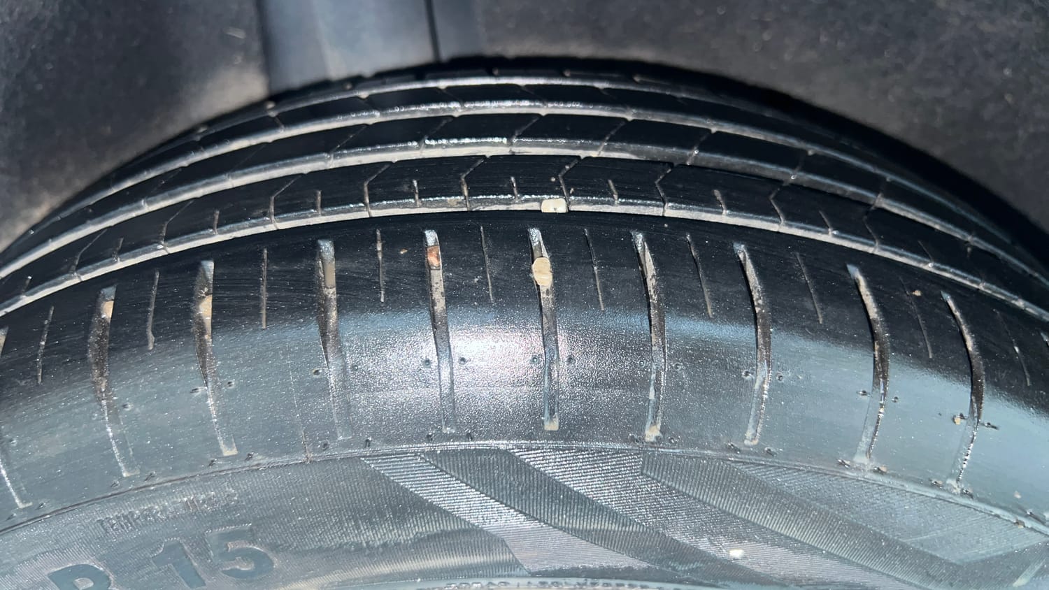 Used 2016 Maruti Suzuki Baleno Delta 1.2 Petrol Manual tyres RIGHT REAR TYRE TREAD VIEW