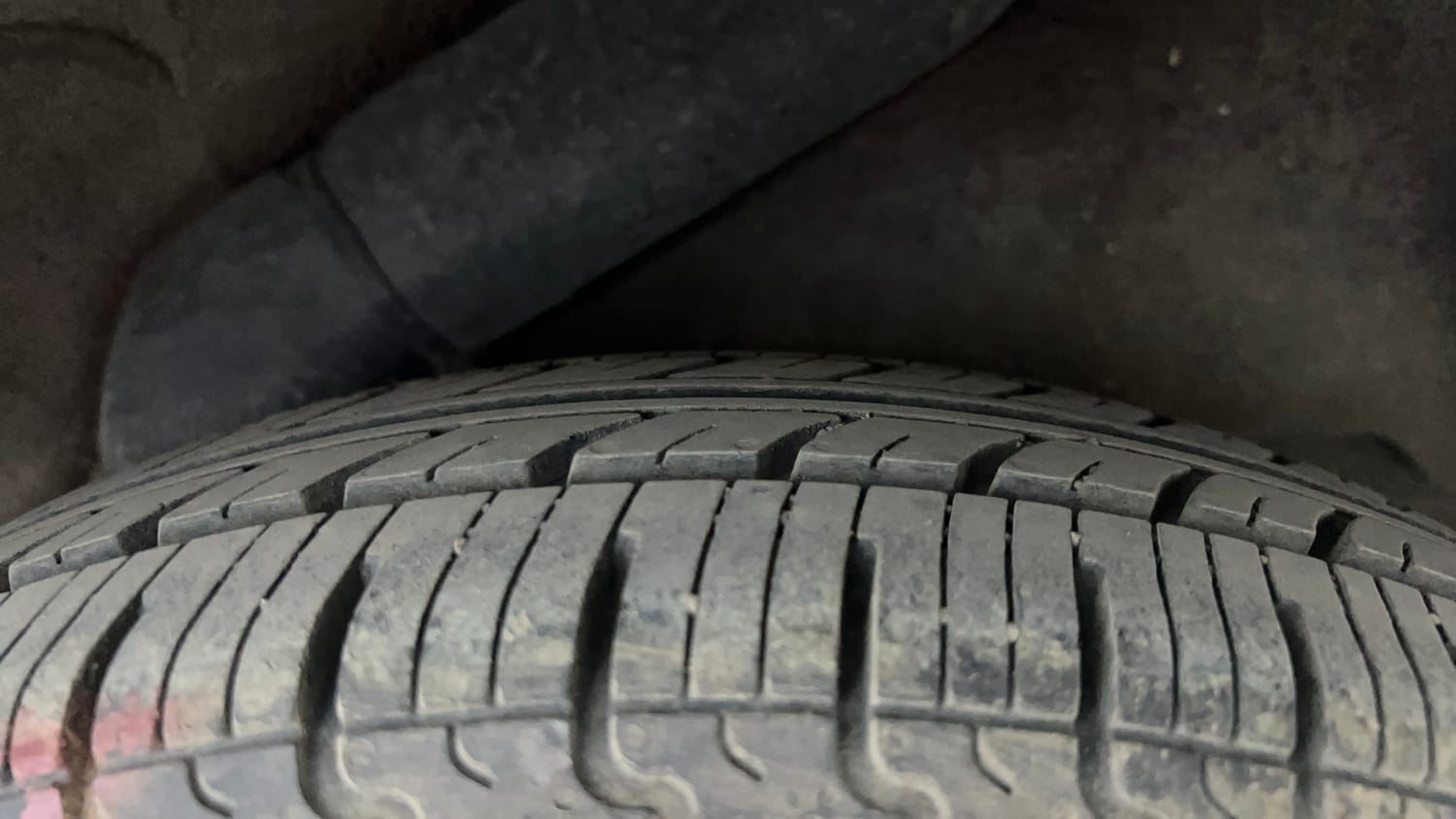 Used 2012 Hyundai i10 Sportz 1.2 Kappa2 Petrol Manual tyres LEFT REAR TYRE TREAD VIEW
