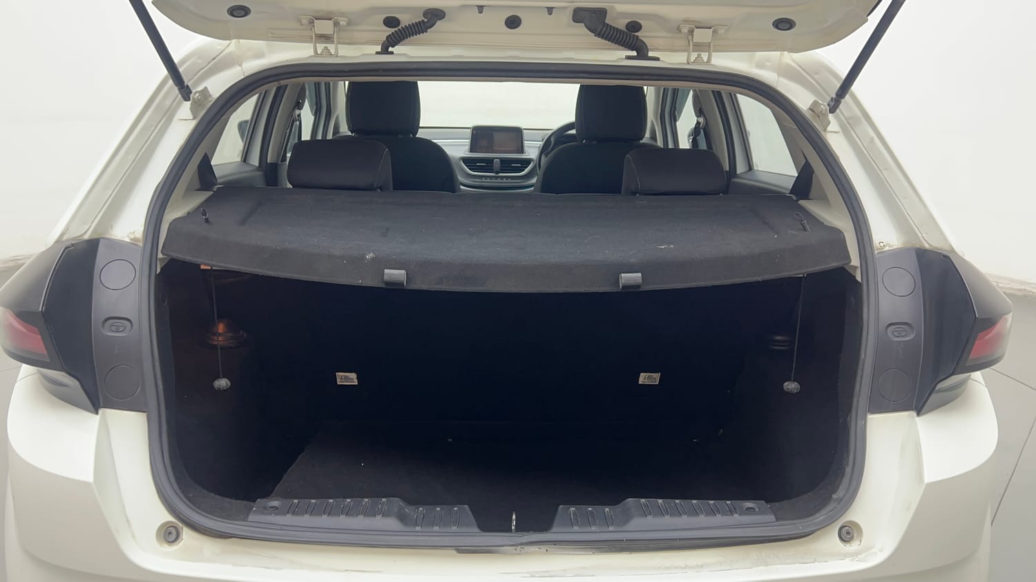 Used 2022 Tata Altroz XZA Petrol Petrol Automatic interior DICKY INSIDE VIEW