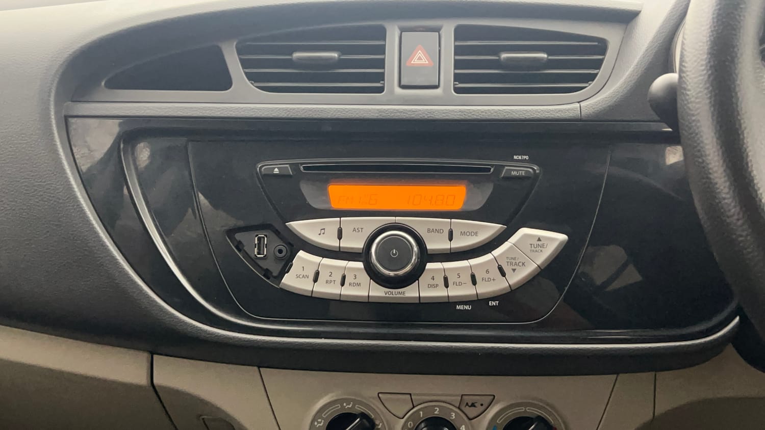 Used 2016 Maruti Suzuki Alto K10 VXi AMT Petrol Automatic top_features Integrated (in-dash) music system