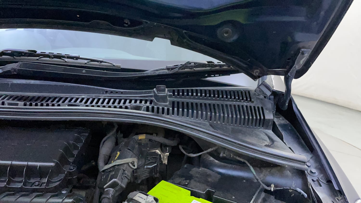 Used 2020 Tata Tigor XZ Plus Petrol Manual engine ENGINE LEFT SIDE HINGE & APRON VIEW