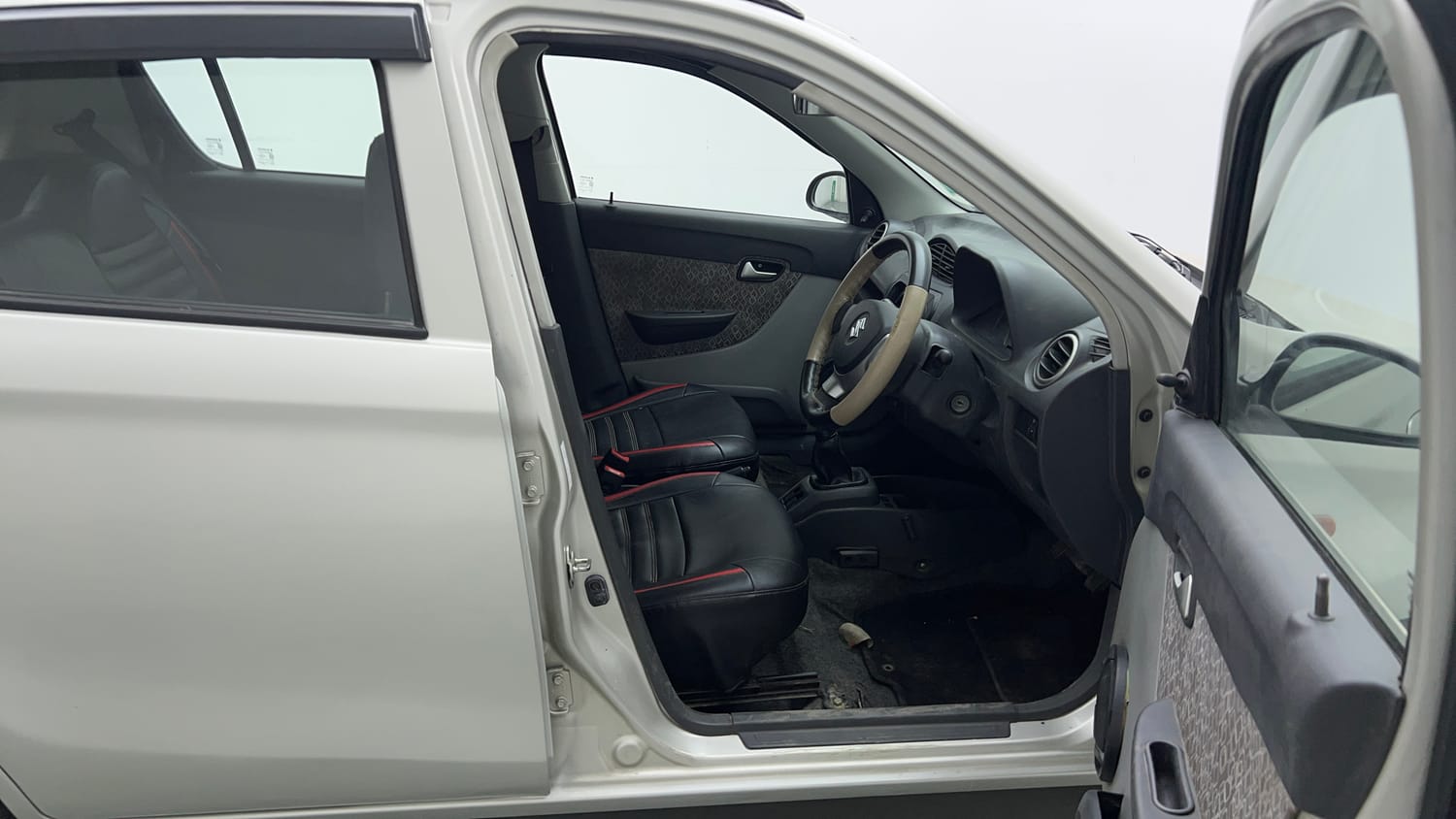 Used 2019 Maruti Suzuki Alto 800 LXi Petrol Manual interior RIGHT SIDE FRONT DOOR CABIN VIEW