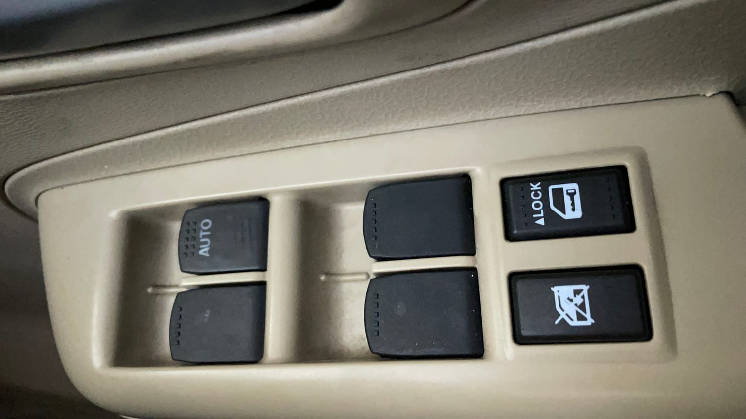 Used 2013 Maruti Suzuki A-Star Vxi Petrol Manual top_features Power windows