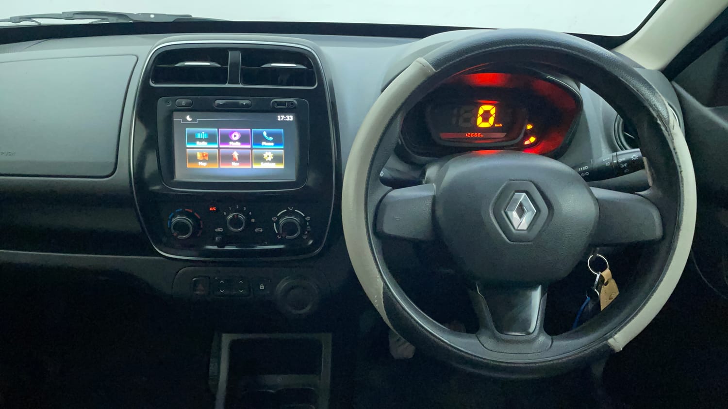 Used 2018 Renault Kwid RXT Petrol Manual interior STEERING VIEW