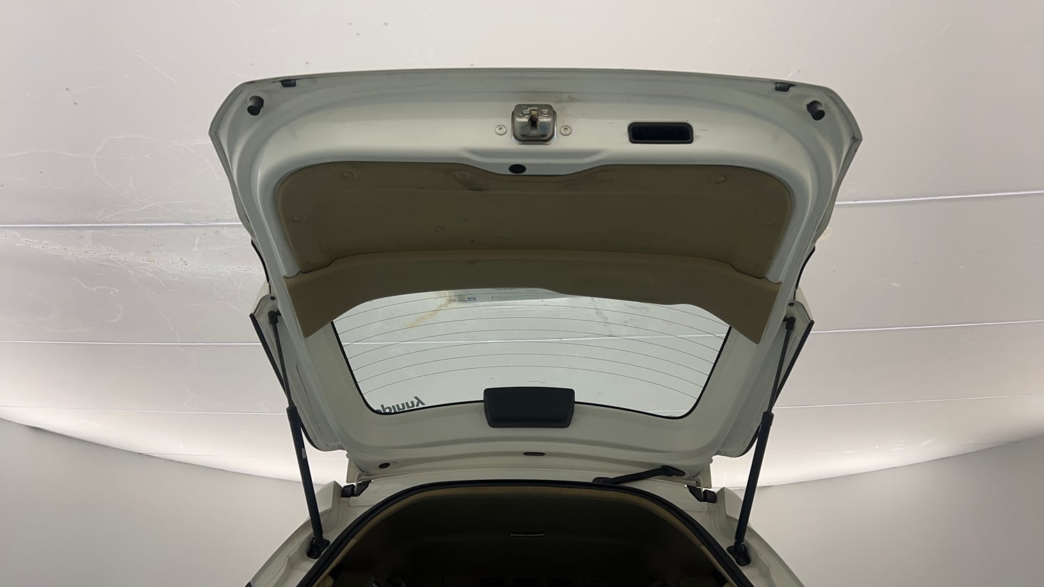Used 2015 Honda Mobilio S Petrol Petrol Manual interior DICKY DOOR OPEN VIEW