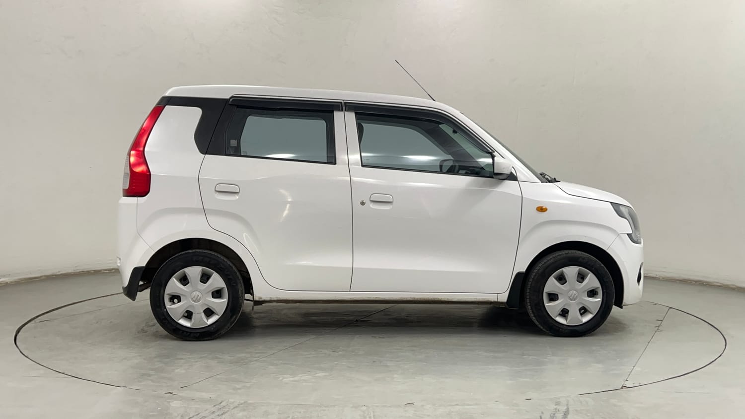 Used 2024 Maruti Suzuki Wagon R VXI 1.0 AGS Petrol Automatic exterior RIGHT SIDE VIEW