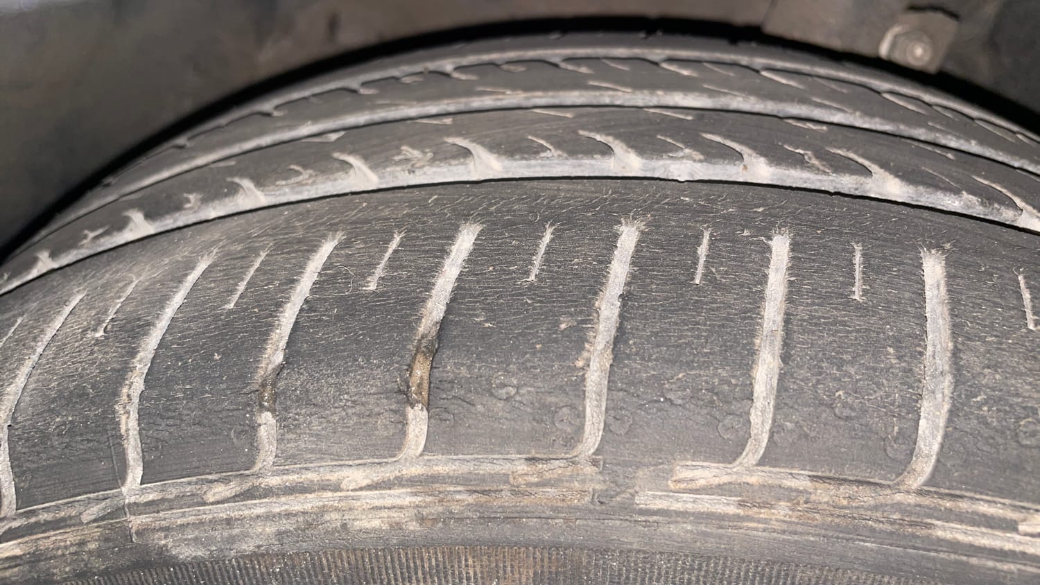 Used 2019 Ford Freestyle Titanium 1.2 Ti-VCT Petrol Manual tyres LEFT FRONT TYRE TREAD VIEW