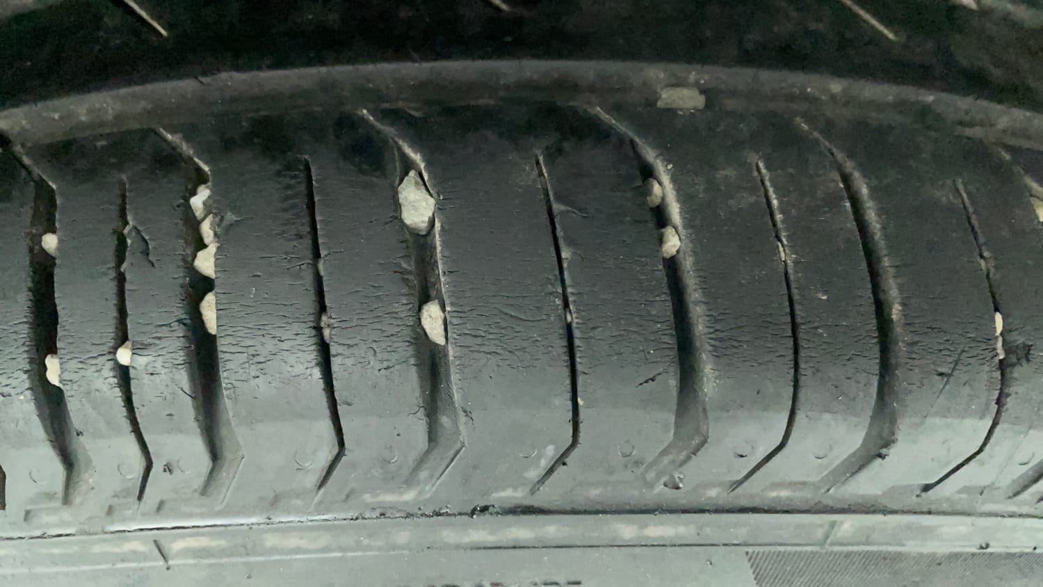 Used 2022 Tata Punch Accomplished MT Petrol Manual tyres LEFT REAR TYRE TREAD VIEW