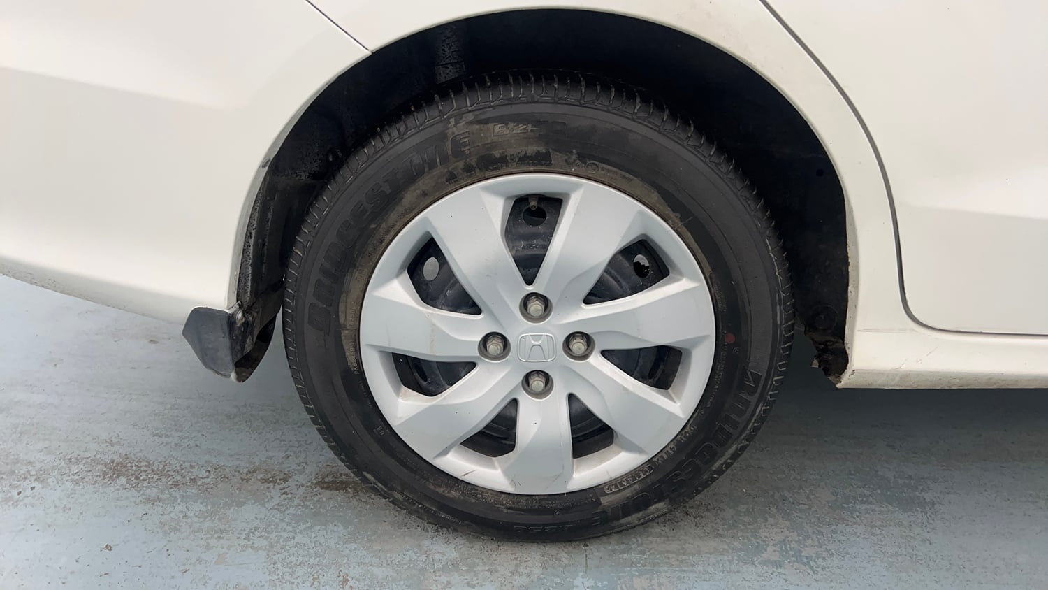 Used 2015 Honda Mobilio S Petrol Petrol Manual tyres RIGHT REAR TYRE RIM VIEW