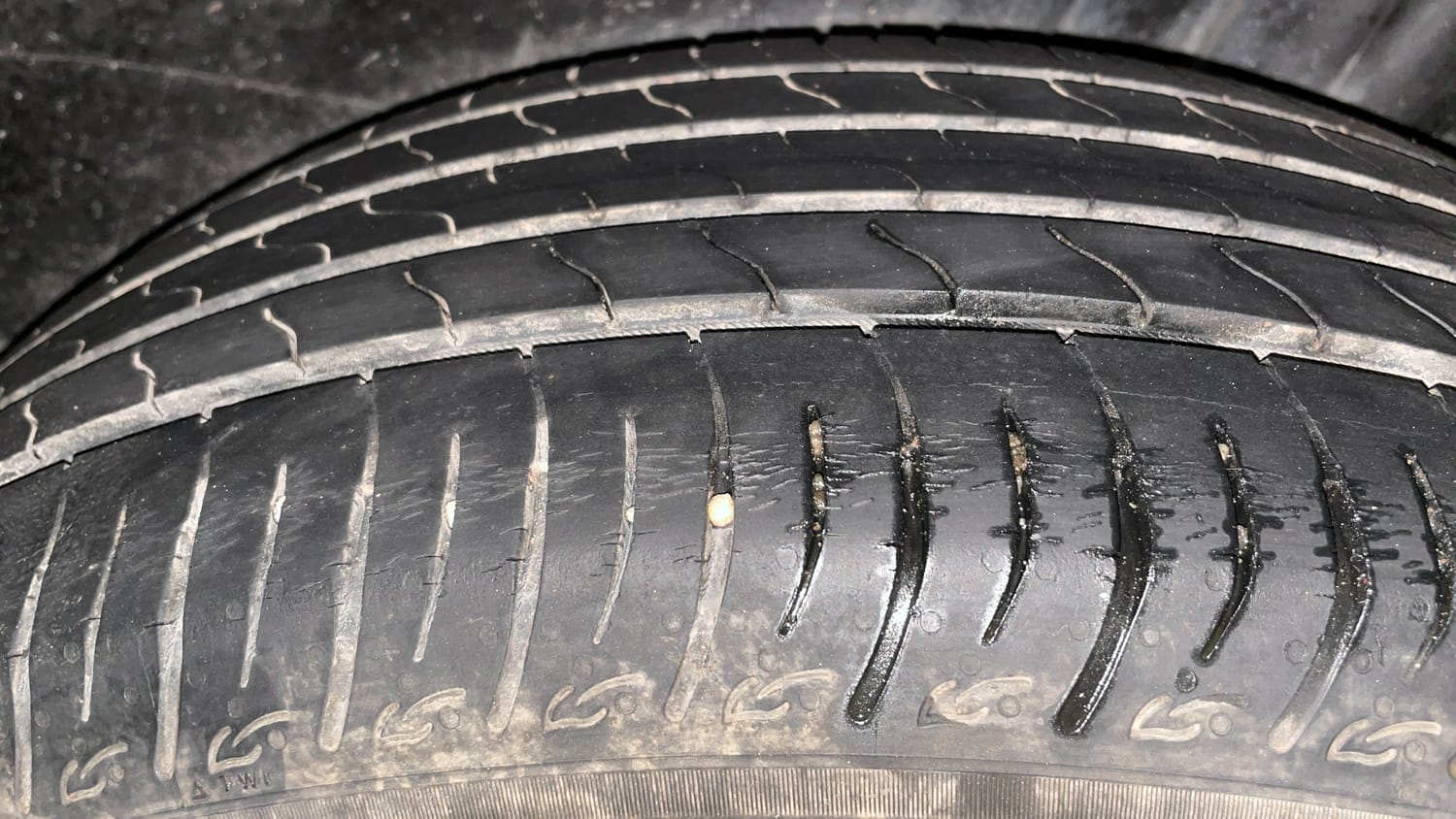 Used 2023 Maruti Suzuki Brezza ZXi Plus Petrol Manual tyres LEFT REAR TYRE TREAD VIEW
