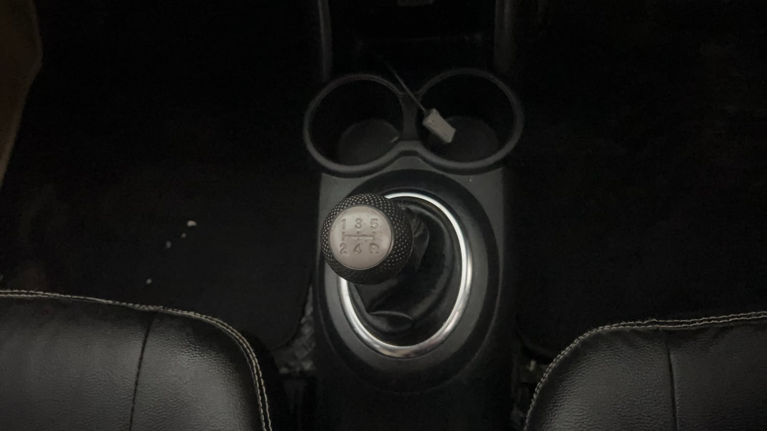 Used 2015 Honda Mobilio S Petrol Petrol Manual interior GEAR  KNOB VIEW