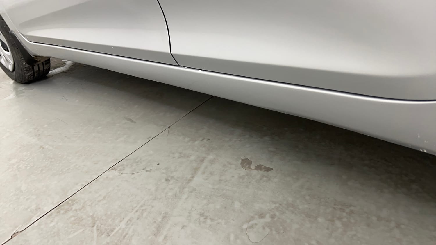 Used 2016 Hyundai Eon Magna Petrol Manual dents MINOR DENT