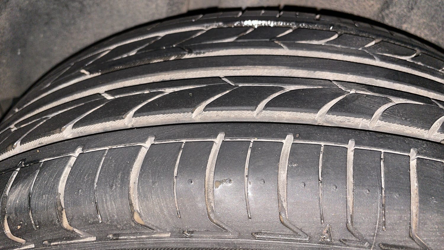 Used 2014 Volkswagen Vento Highline Petrol Petrol Manual tyres RIGHT REAR TYRE TREAD VIEW
