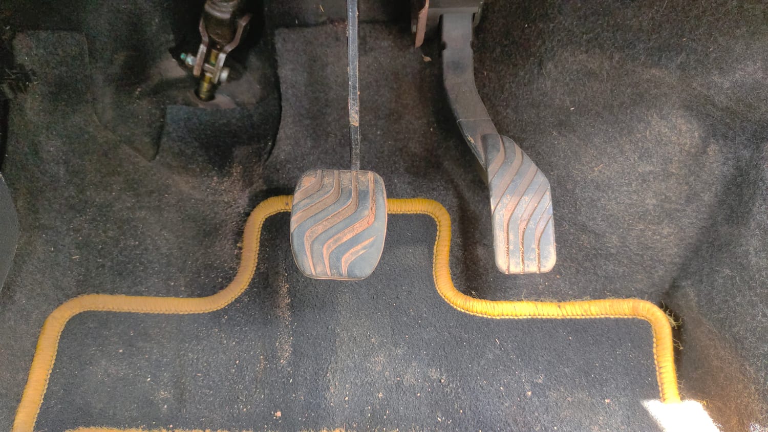 Used 2017 Renault Kwid 1.0 RXT AMT Opt Petrol Automatic interior PEDALS VIEW