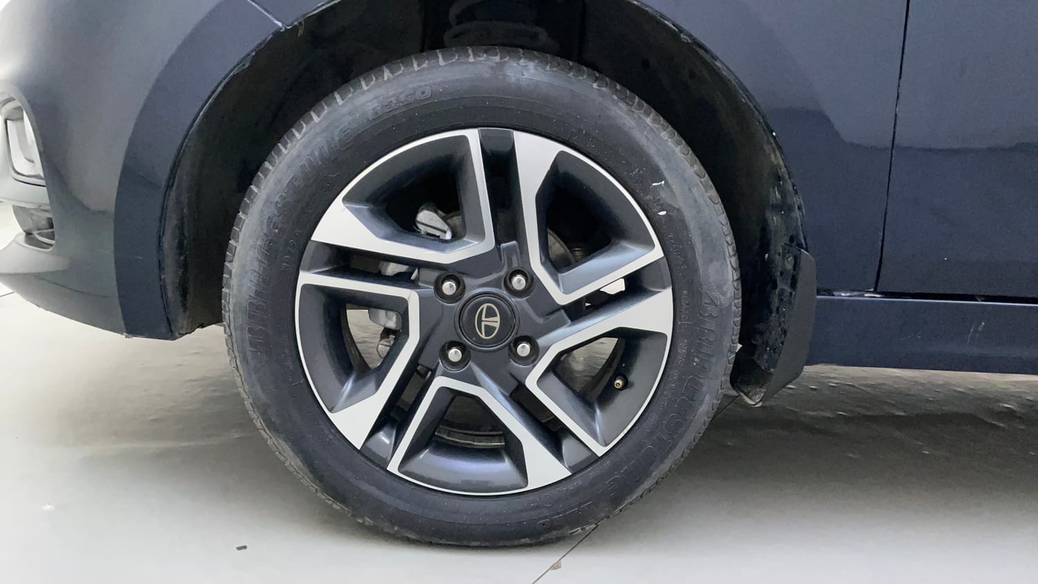 Used 2020 Tata Tigor XZ Plus Petrol Manual tyres LEFT FRONT TYRE RIM VIEW