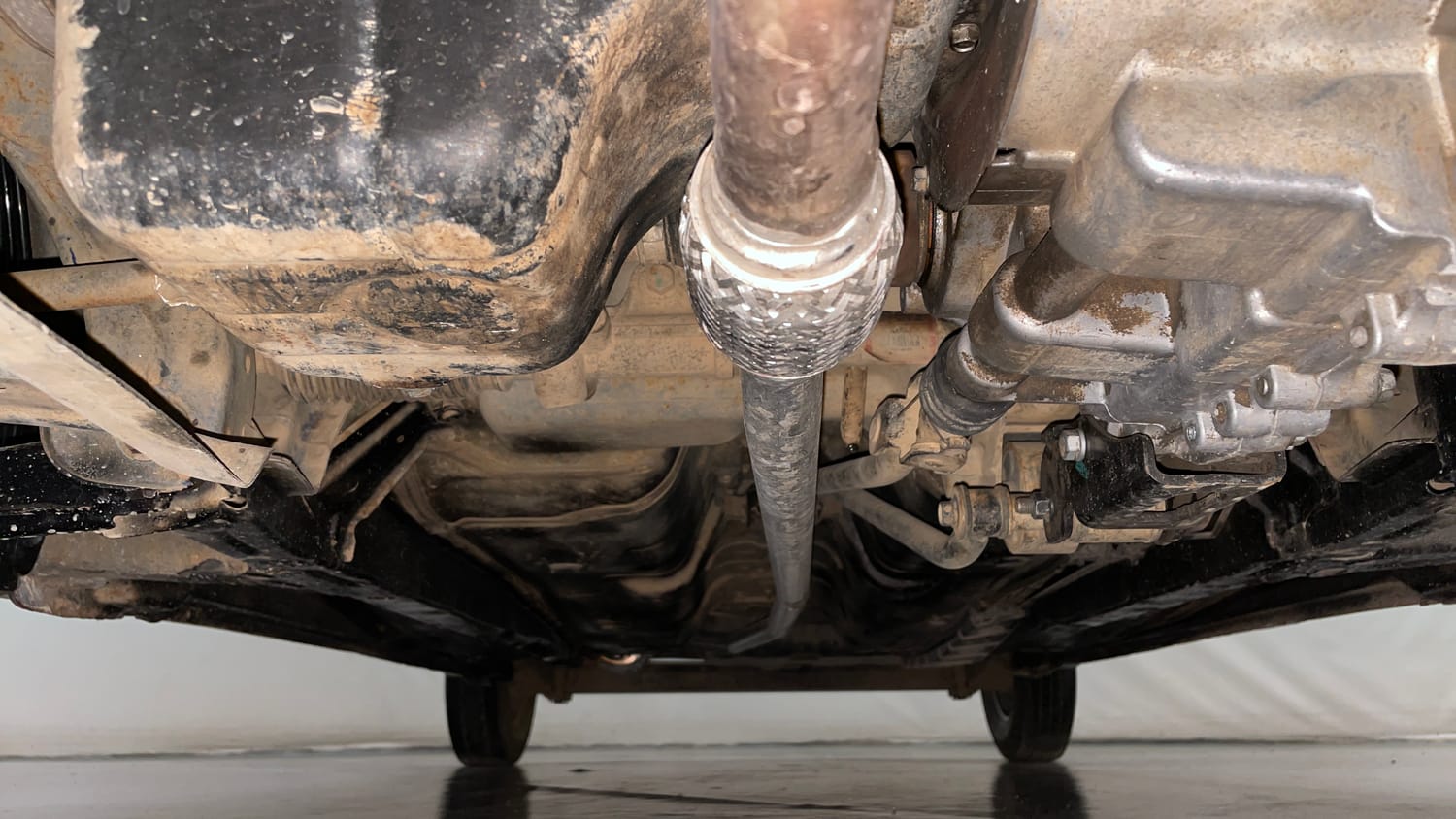Used 2012 Hyundai Eon Era Petrol Manual extra FRONT LEFT UNDERBODY VIEW