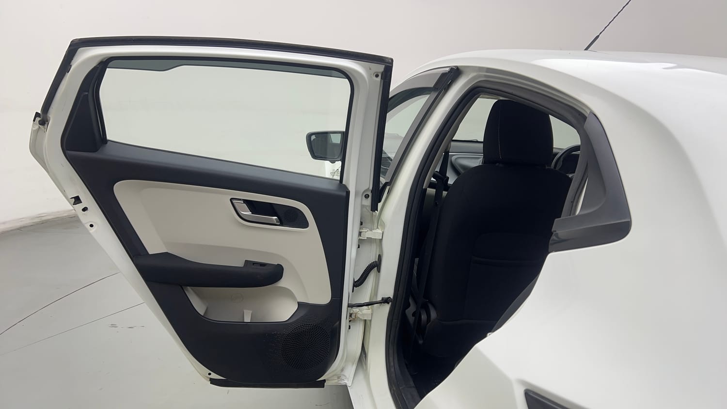 Used 2022 Tata Altroz XZA Petrol Petrol Automatic interior LEFT REAR DOOR OPEN VIEW