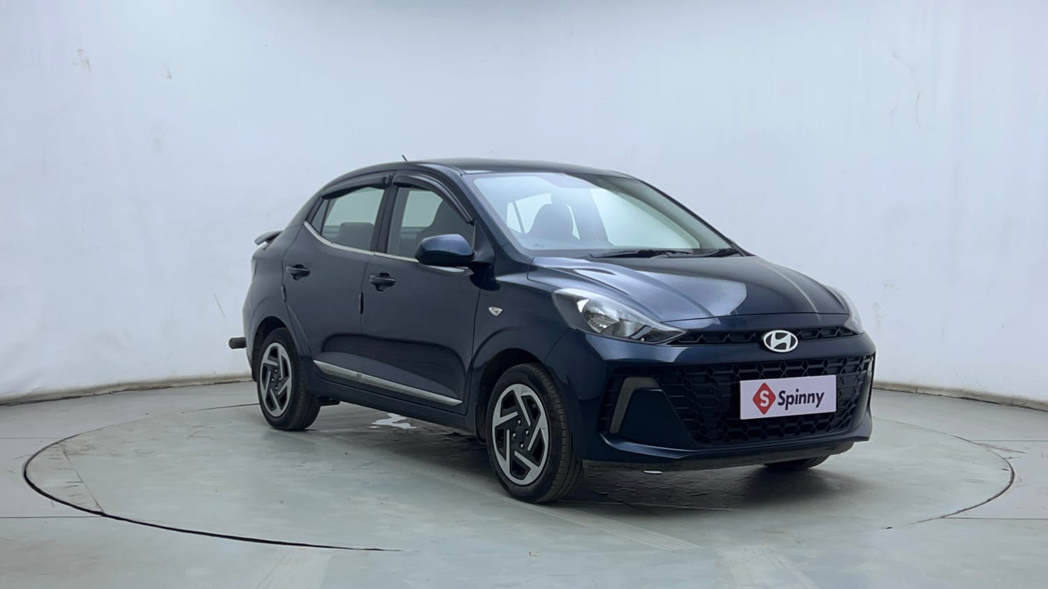 Used 2024 Hyundai Aura S 1.2 CNG Cng Manual exterior RIGHT FRONT CORNER VIEW