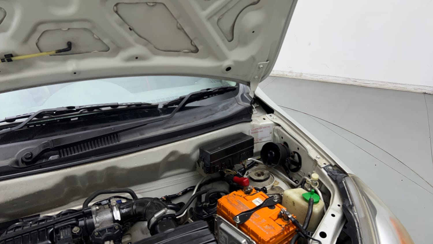 Used 2019 Maruti Suzuki Alto 800 LXi Petrol Manual engine ENGINE LEFT SIDE HINGE & APRON VIEW