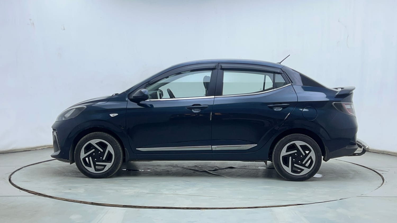 Used 2024 Hyundai Aura S 1.2 CNG Cng Manual exterior LEFT SIDE VIEW