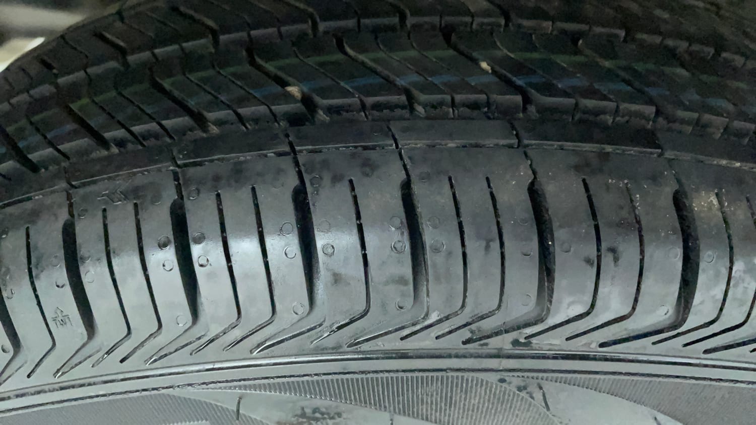 Used 2018 Maruti Suzuki Swift VXi Petrol Manual tyres RIGHT REAR TYRE TREAD VIEW
