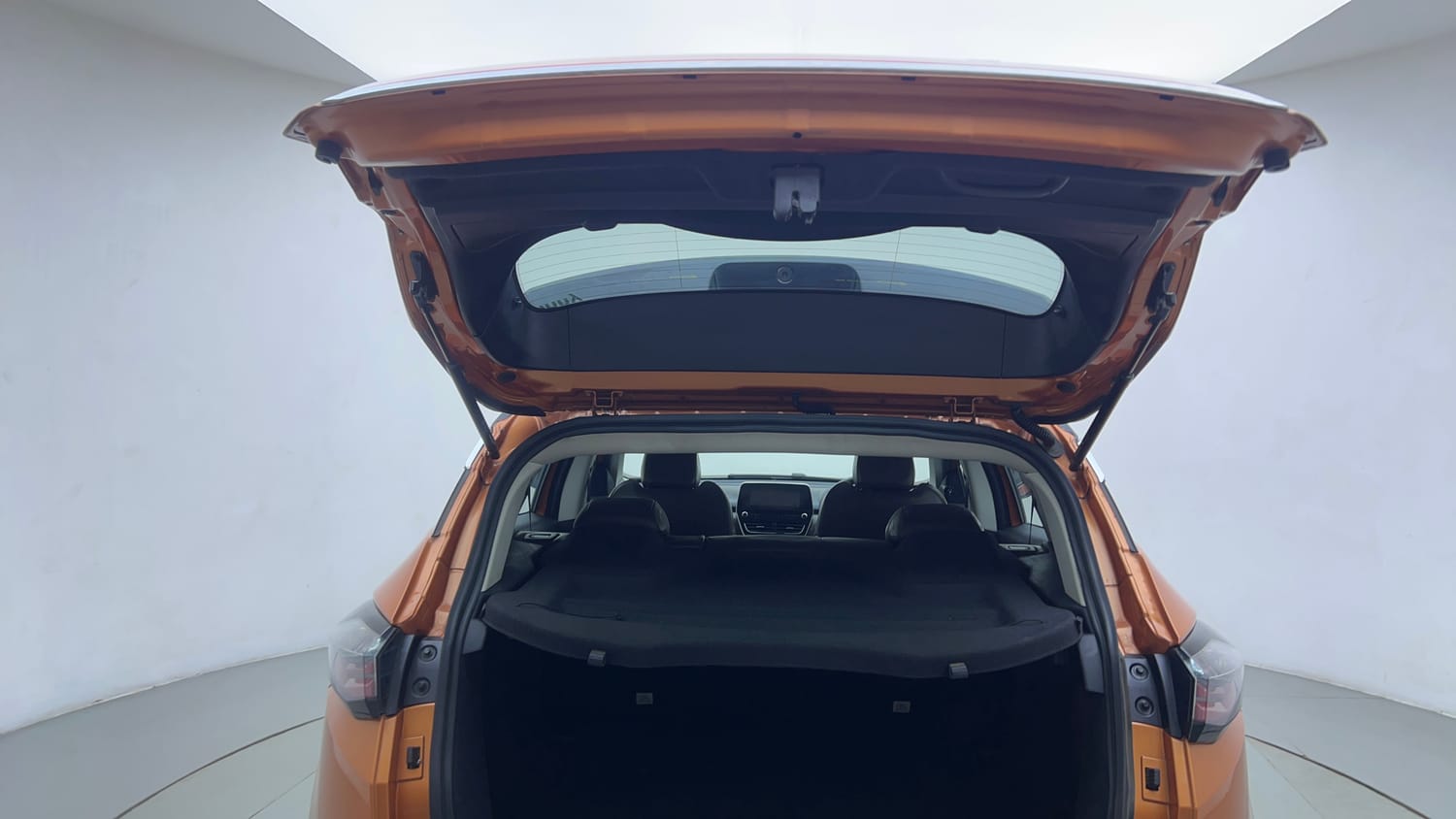 Used 2019 Tata Harrier XZ Diesel Manual interior DICKY DOOR OPEN VIEW